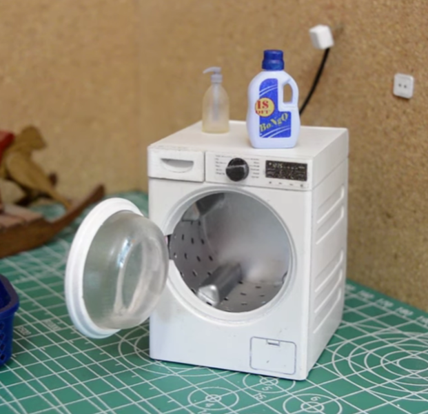 dollhouse working laundry machine